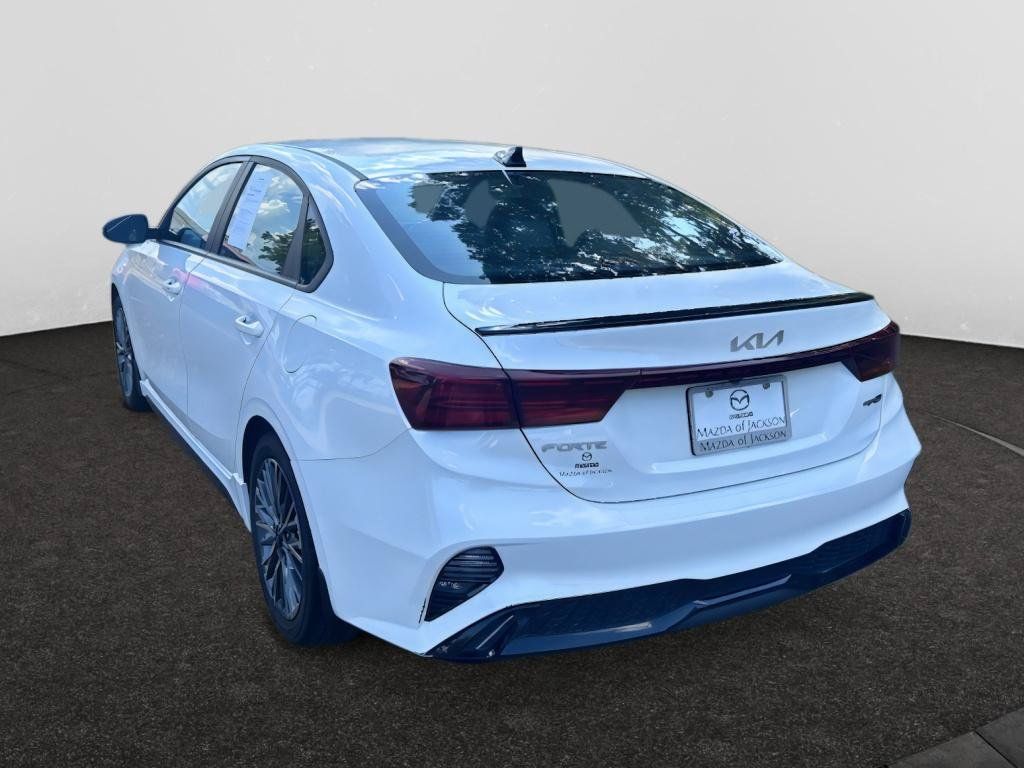 Used 2024 Kia Forte GT-Line w/ GT-Line Premium Package FWD image 3