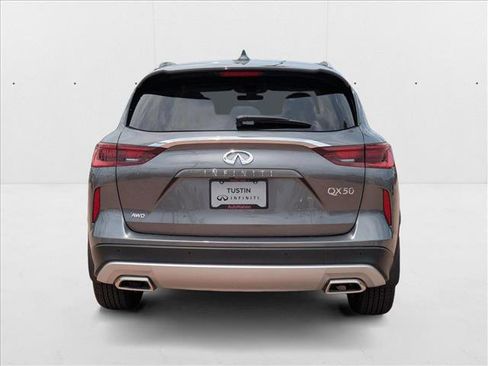 New 2025 INFINITI QX50 Luxe image 8