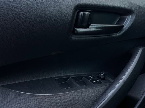 Used 2025 Toyota Corolla LE image 19