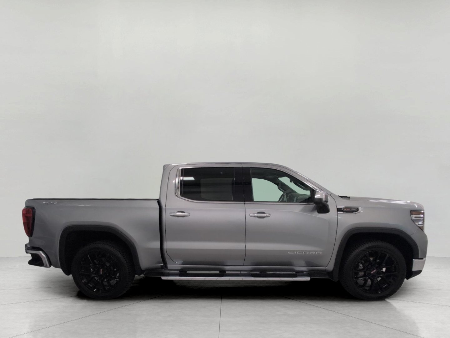Used 2023 GMC Sierra 1500 SLT w/ SLT Premium Plus Package AWD/4WD image 11