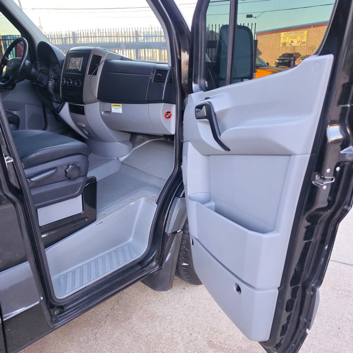 Used 2013 Mercedes-Benz Sprinter 2500 image 18