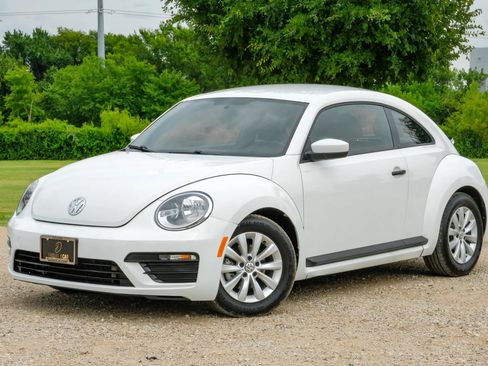 Used 2018 Volkswagen Beetle 2.0T S FWD image 5
