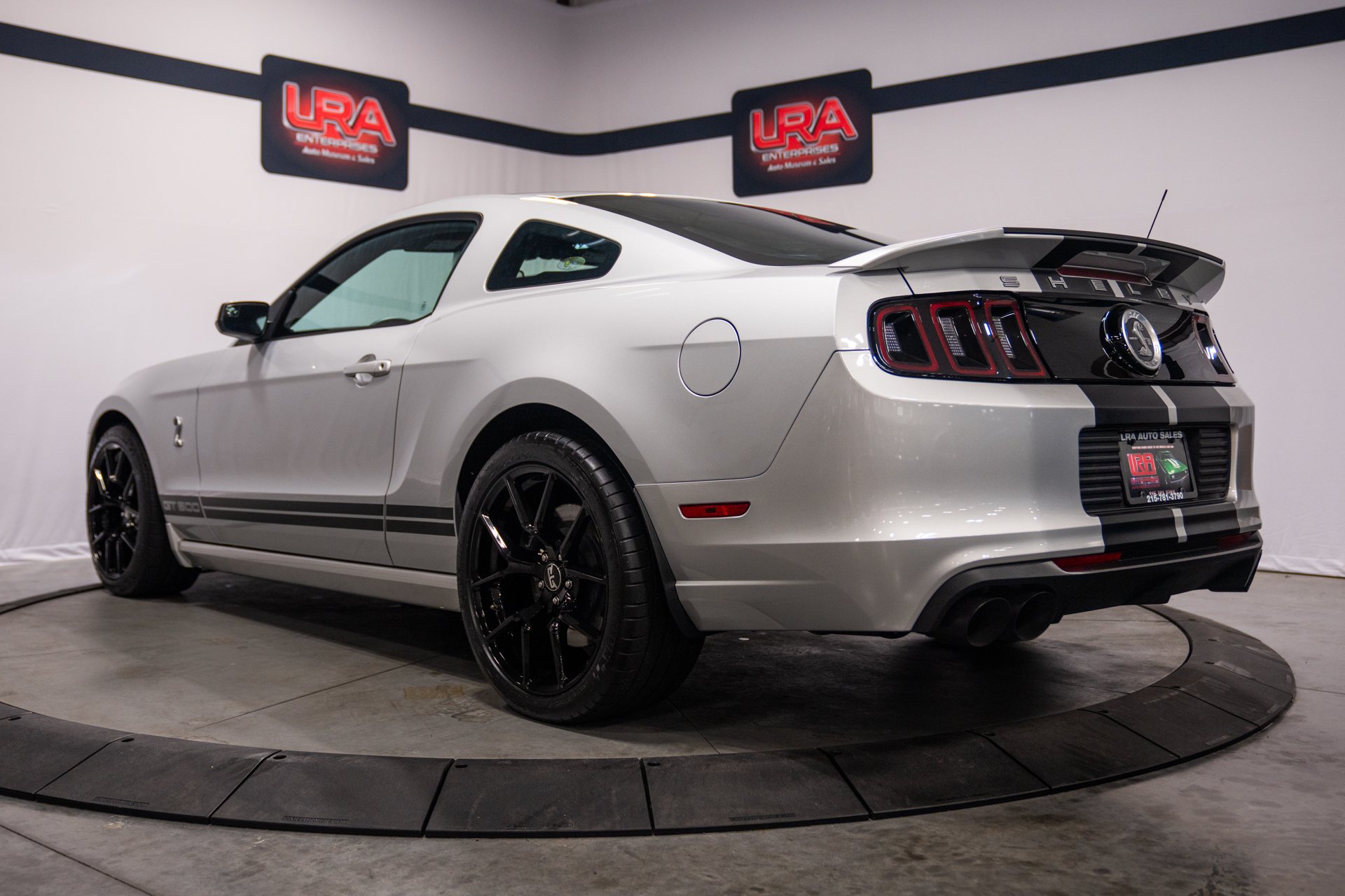 Used 2013 Ford Mustang Shelby GT500 RWD image 6