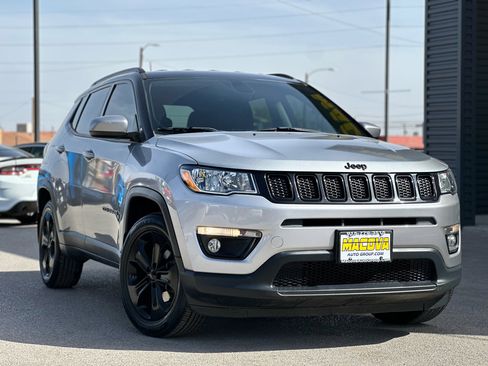Used 2018 Jeep Compass Latitude w/ Popular Equipment Group image 2
