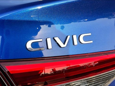 Used 2023 Honda Civic Sport image 10
