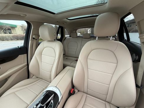 Used 2018 Mercedes-Benz GLC 300 4MATIC image 12