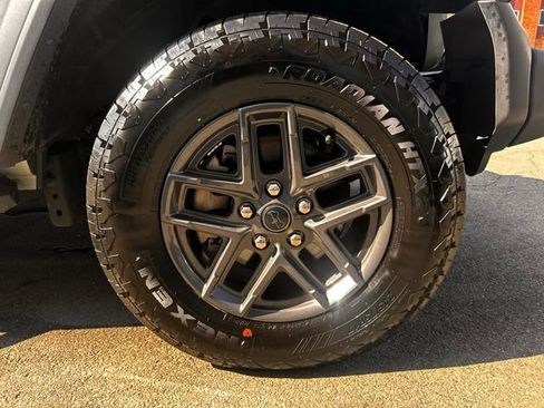 Used 2024 Jeep Wrangler Unlimited Sport AWD/4WD image 30