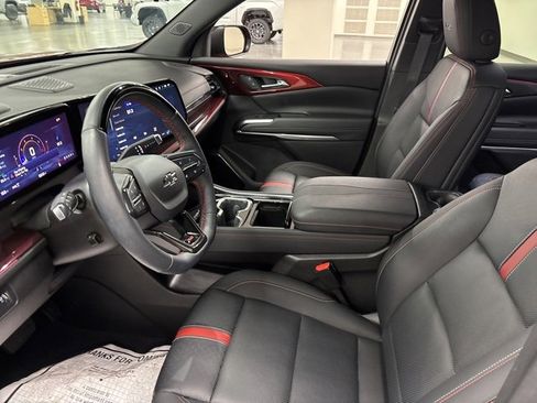 Used 2024 Chevrolet Traverse RS image 17