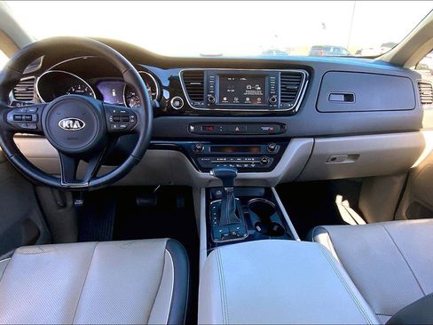 Used 2017 Kia Sedona EX image 13