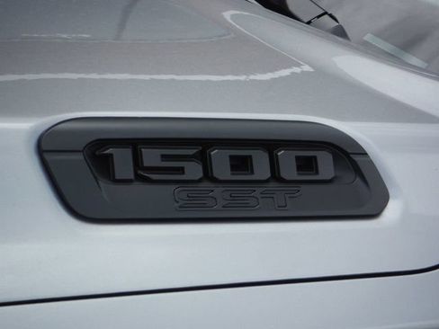 Used 2025 RAM 1500 Tradesman w/ Night Edition AWD/4WD image 8