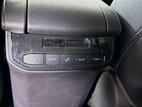 Used 2021 Toyota Highlander Limited FWD image 26