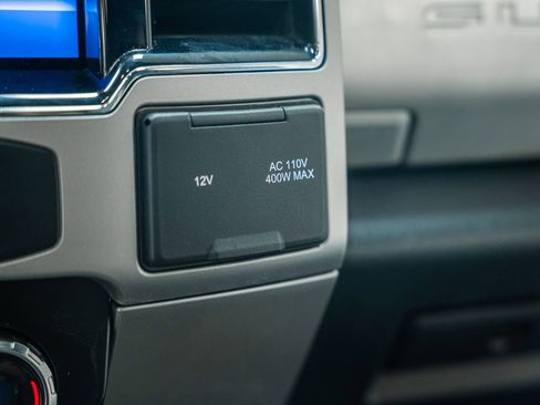 Certified 2022 Ford F250 Lariat w/ Black Appearance Package image 32