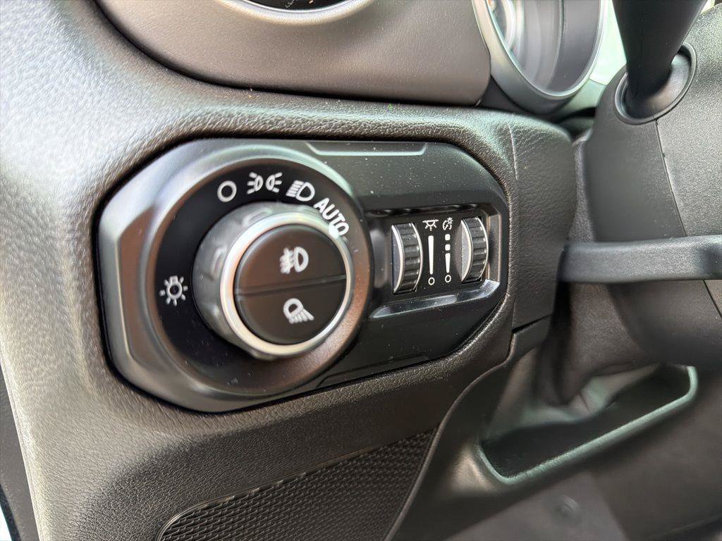 Used 2020 Jeep Gladiator Sport w/ Quick Order Package 24S AWD/4WD image 38