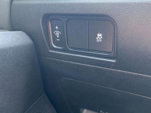 Used 2026 Kia Sorento LX image 12