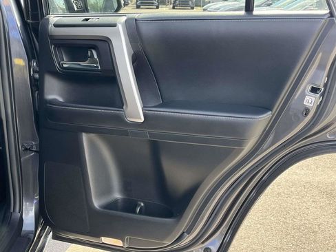 Used 2022 Toyota 4Runner SR5 Premium w/ Moonroof Package RWD image 27