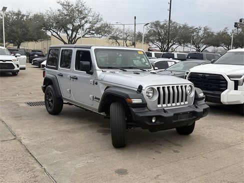 Used 2022 Jeep Wrangler Unlimited Sport image 3