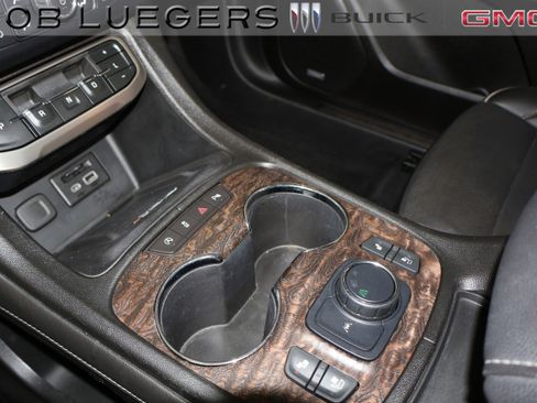 Certified 2021 GMC Acadia Denali w/ Denali Technology Package FWD image 23