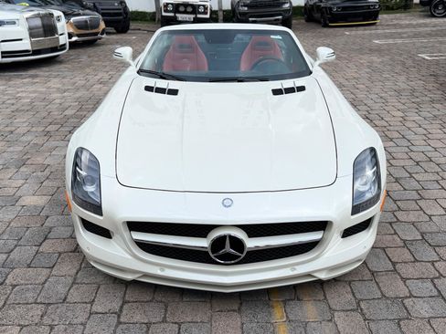 Used 2012 Mercedes-Benz SLS AMG Roadster image 4