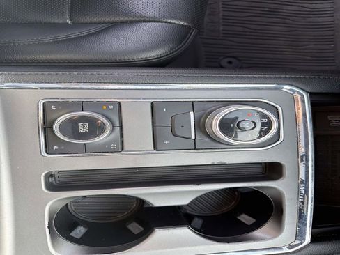 Used 2021 Ford Expedition XLT image 34