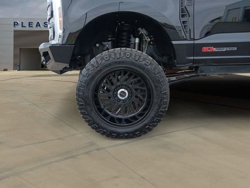 Used 2025 Ford F250 Lariat w/ Lariat Ultimate Package AWD/4WD image 14