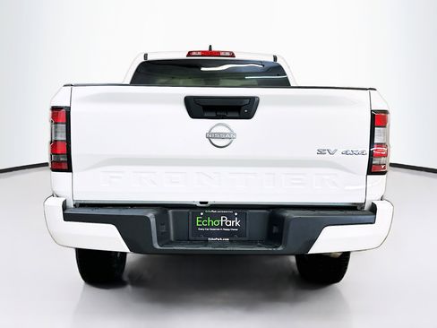 Used 2024 Nissan Frontier SV AWD/4WD image 7