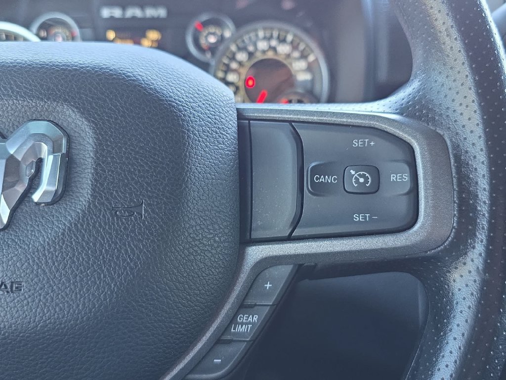 Used 2024 RAM 3500 Tradesman w/ Chrome Appearance Group AWD/4WD image 17