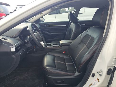 Used 2024 Nissan Altima 2.5 SR image 10