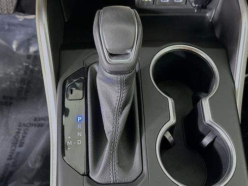 Used 2023 Toyota Highlander XLE image 21