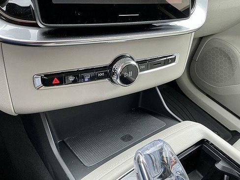New 2026 Volvo XC90 T8 Ultra w/ Lounge Package AWD/4WD image 19