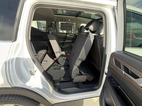 Used 2025 Volkswagen Atlas SEL image 26