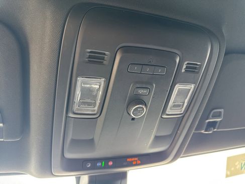 Used 2022 GMC Yukon XL SLT image 15