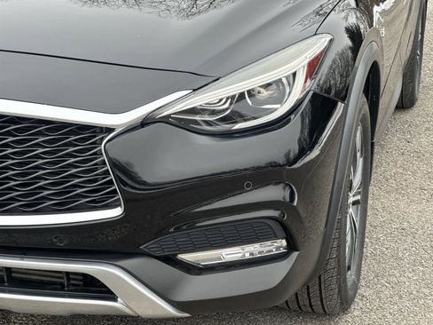 Used 2018 INFINITI QX30 AWD w/ Cafe Teak Theme Package image 9