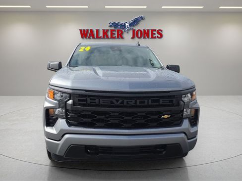 Used 2024 Chevrolet Silverado 1500 Custom RWD image 2