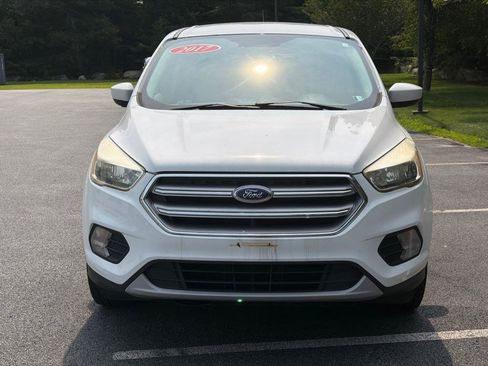 Used 2017 Ford Escape SE AWD/4WD image 3