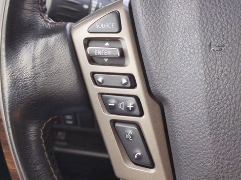 Used 2021 Nissan Titan Platinum Reserve w/ Moonroof Package image 24