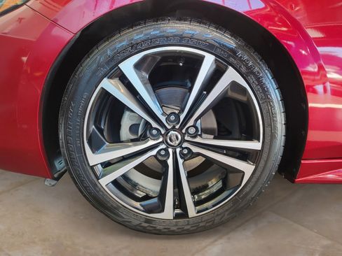 Used 2021 Nissan Sentra SR FWD image 27