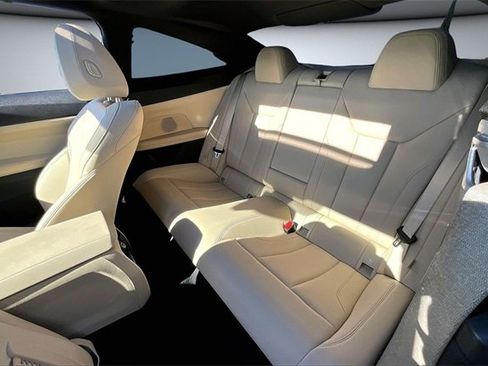 Used 2021 BMW 430i Coupe w/ Convenience Package image 22