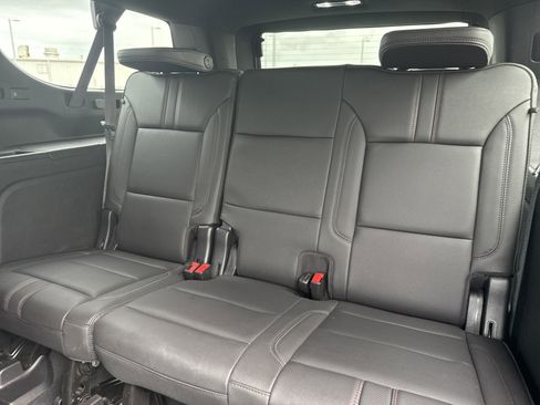 Used 2022 Chevrolet Suburban RST w/ Sport Performance Package image 40