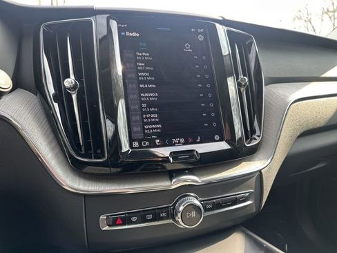 Certified 2025 Volvo XC60 B5 Plus image 22