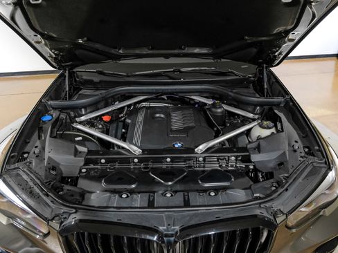 Used 2023 BMW X5 sDrive40i w/ M Sport Package RWD image 53