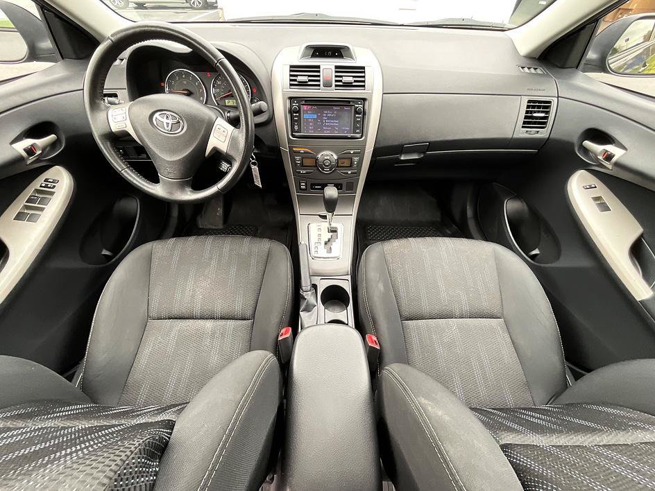 Used 2013 Toyota Corolla S w/ Premium Complete Pkg FWD image 3