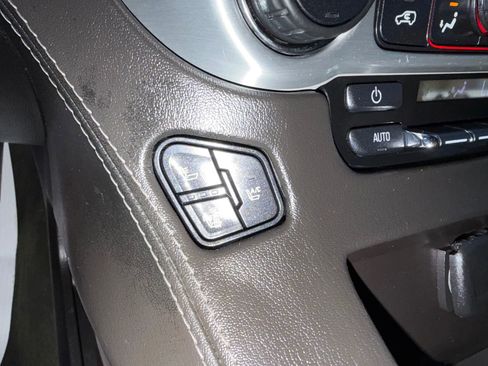 Used 2015 GMC Yukon XL SLT image 24