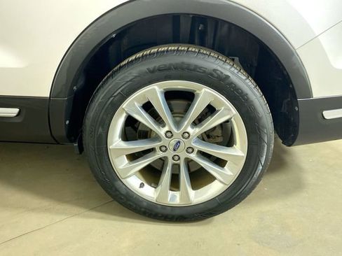 Used 2019 Ford Explorer Limited w/ Class III Trailer Tow Package image 6