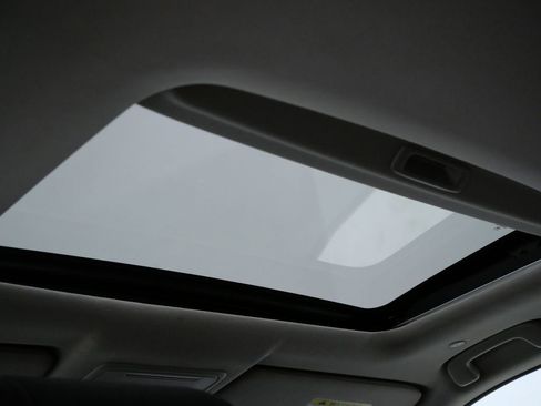 Used 2023 Honda CR-V EX image 4