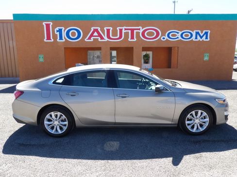 Used 2022 Chevrolet Malibu LT FWD image 1