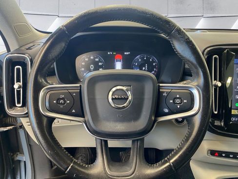 Used 2020 Volvo XC40 T5 Inscription image 4