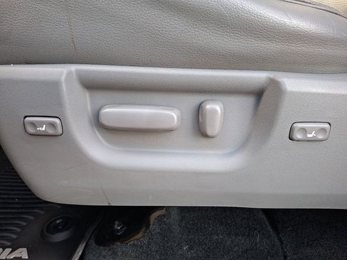 Used 2017 Toyota Sequoia SR5 image 27