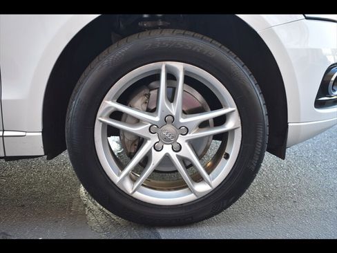 Used 2016 Audi Q5 2.0T Premium Plus w/ Technology Package image 34