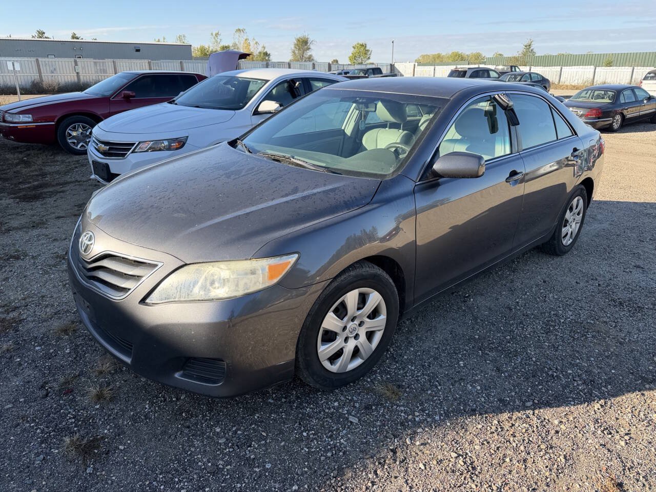 Used 2011 Toyota Camry LE FWD image 1
