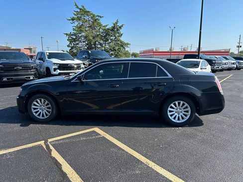 Used 2014 Chrysler 300 RWD image 6